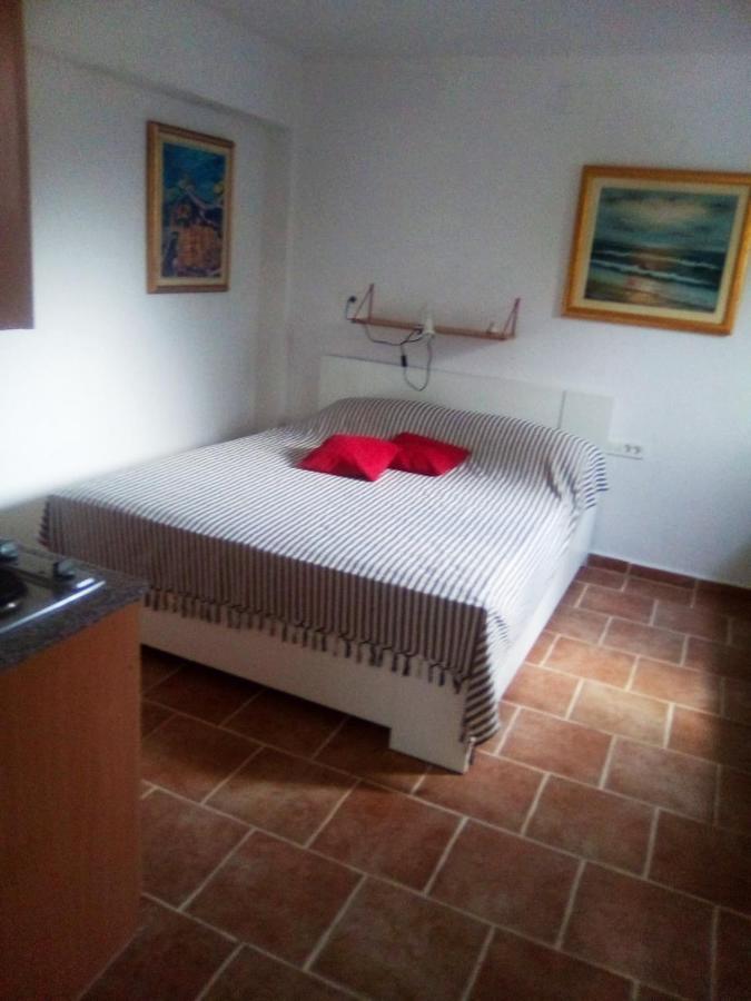 Marinja Studio Apartment จูเลียนา ภายนอก รูปภาพ